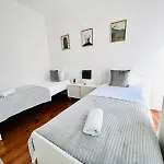 87 Center Flat Ideal For Groups And Families Apartament
