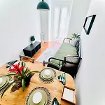 87 Center Flat Ideal For Groups And Families Апартаменты *