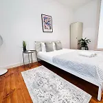 Апартаменты 87 Center Flat Ideal For Groups And Families *