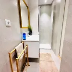 87 Center Flat Ideal For Groups And Families Апартаменты
