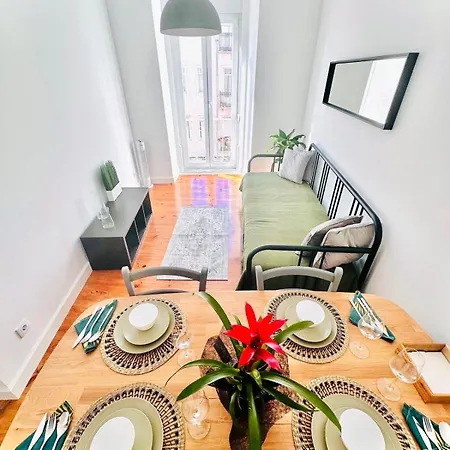 87 Center Flat Ideal For Groups And Families Лиссабон