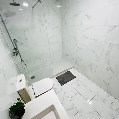 87 Center Flat Ideal For Groups And Families Appartamento Lisbona