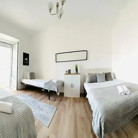 87 Center Flat Ideal For Groups And Families Appartamento