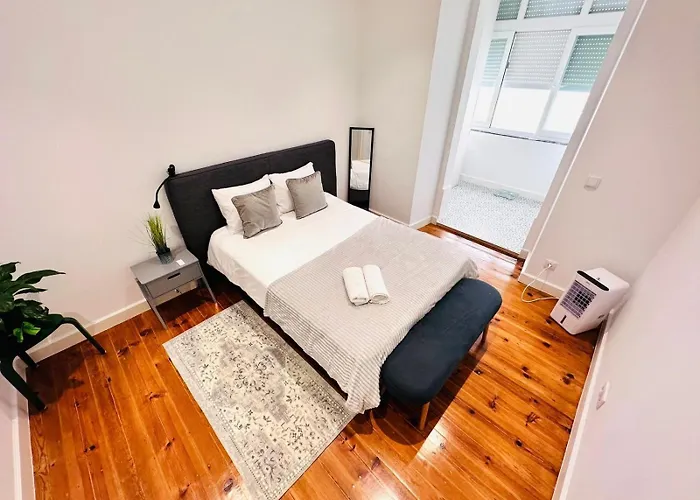 87 Center Flat Ideal For Groups And Families