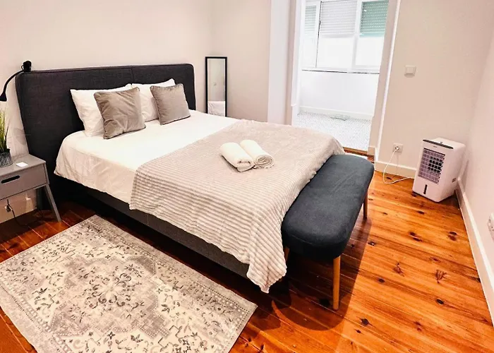 87 Center Flat Ideal For Groups And Families