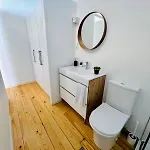 87 Center Flat Ideal For Groups And Families Апартаменти Лісабон