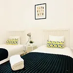 87 Center Flat Ideal For Groups And Families Апартаменти Лісабон