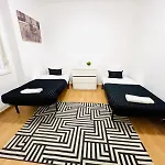 87 Center Flat Ideal For Groups And Families Апартаменти Лісабон