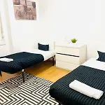 Апартаменти 87 Center Flat Ideal For Groups And Families *
