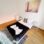 87 Center Flat Ideal For Groups And Families Апартаменти Лісабон
