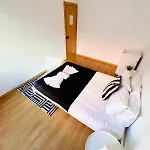 Апартаменти 87 Center Flat Ideal For Groups And Families *