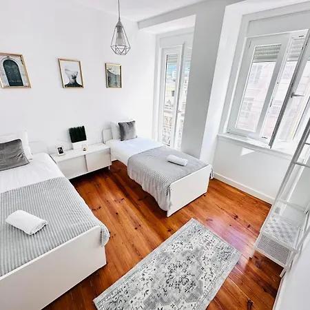87 Center Flat Ideal For Groups And Families Lisbon