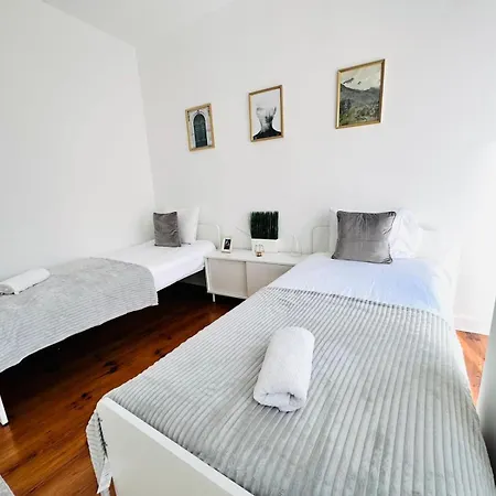 87 Center Flat Ideal For Groups And Families Apartment