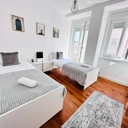 87 Center Flat Ideal For Groups And Families Lisbon