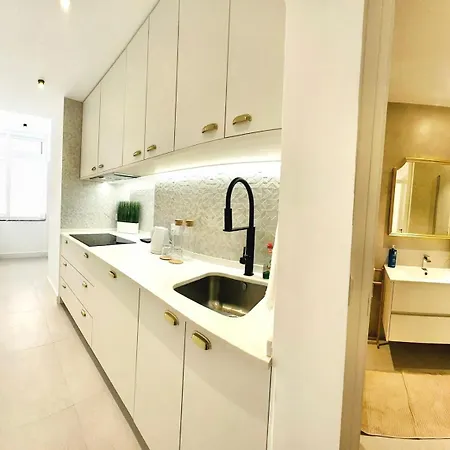 87 Center Flat Ideal For Groups And Families