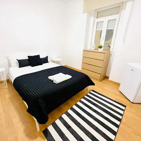 Апартаменти 87 Center Flat Ideal For Groups And Families